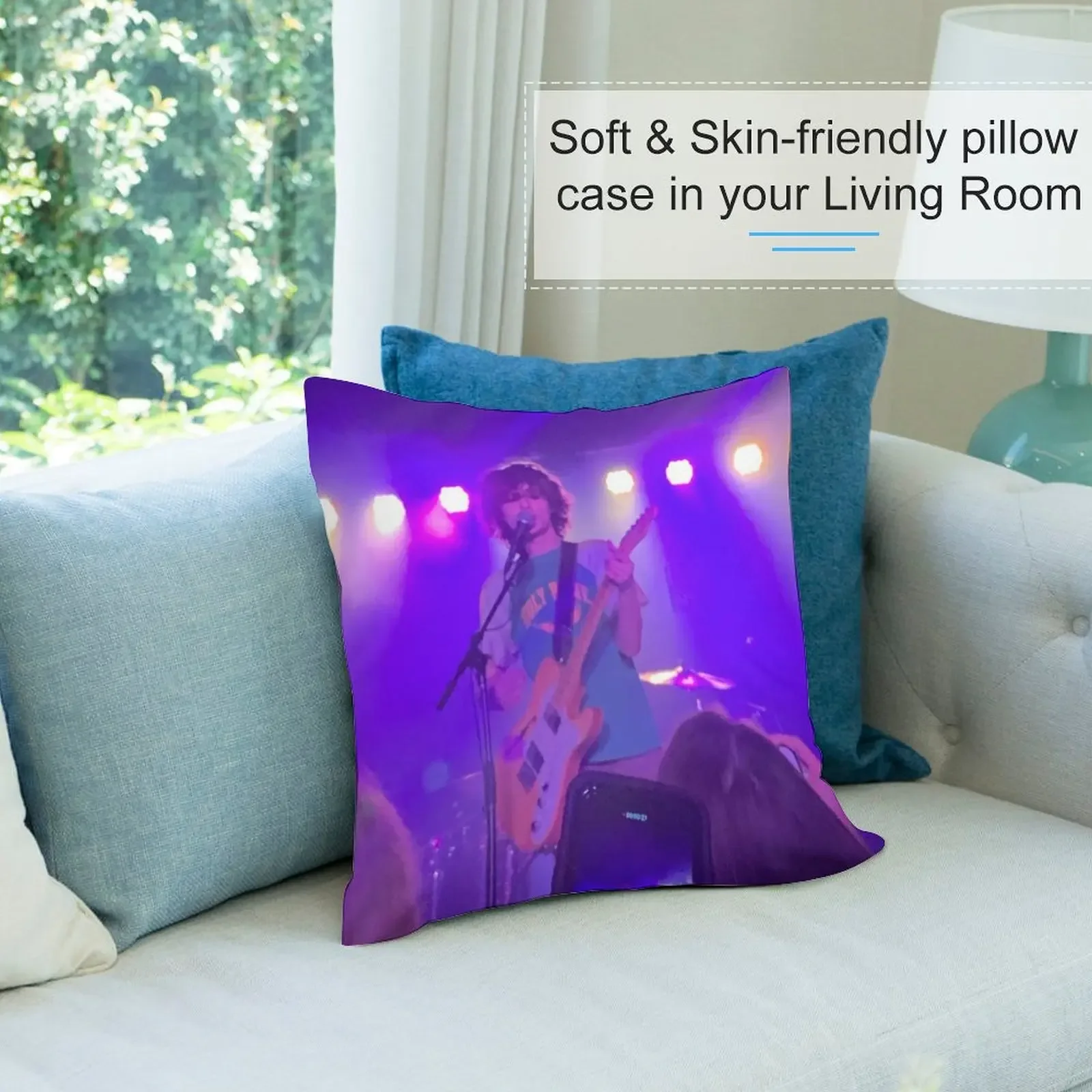 Декоративная подушка Finn Wolfhard на заказ декоративная для фото наволочка