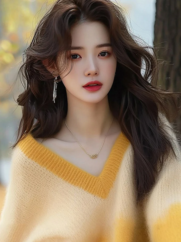 Желтый мягкий клейкий вязаный свитер с v-образным вырезом и градиентом женский