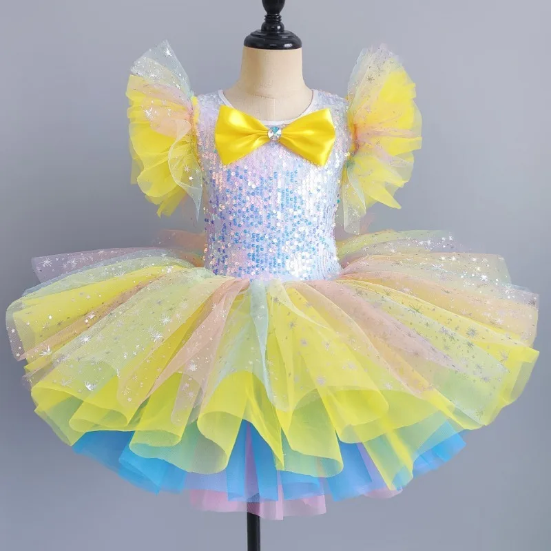 Детское платье-пачка с блестками и цветочным принтом