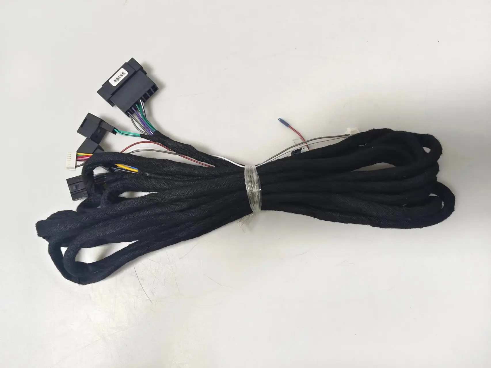 

Удлинительный кабель 6 м для оптоволоконного усилителя серии Benz (подходит только автомобильный DVD-навигатор Kapud GPS)