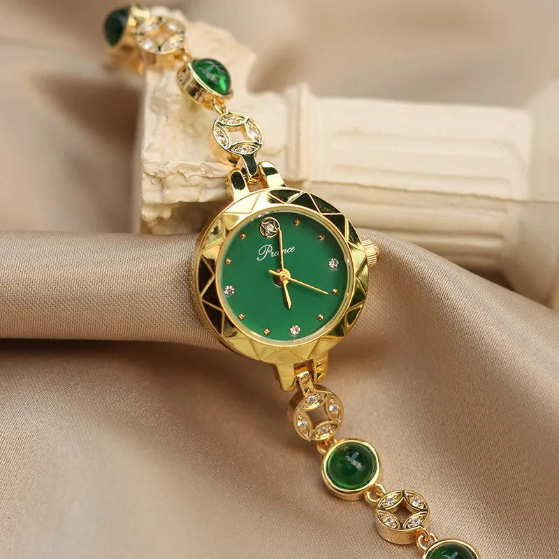 Часы наручные женские кварцевые с браслетом из драгоценных камней