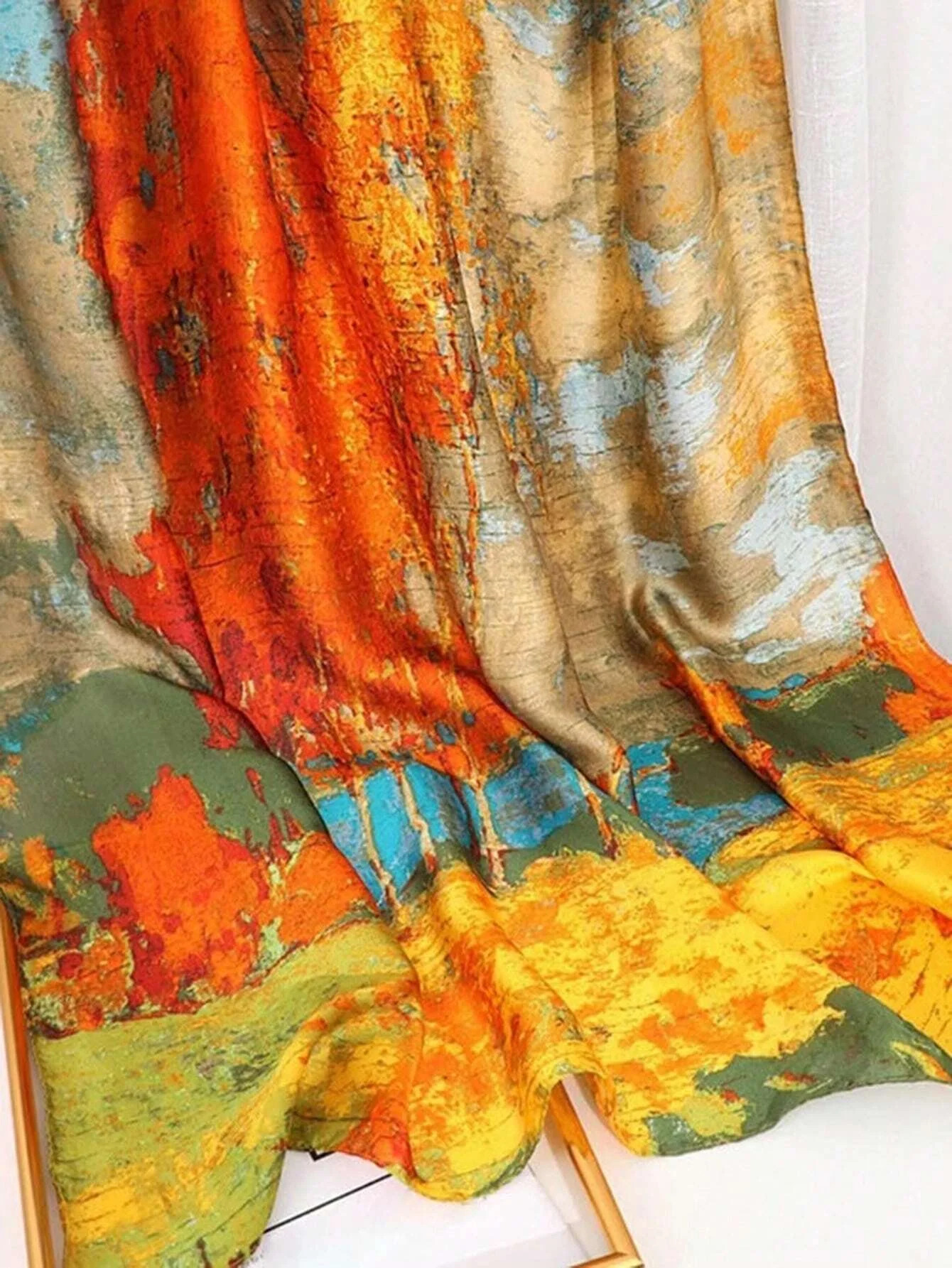 Атласный шелковый шарф