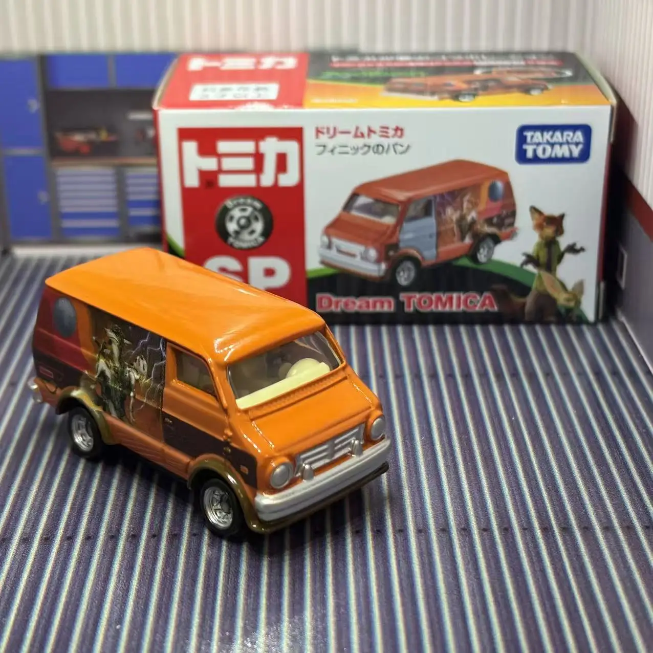 Фото TAKARA TOMY Zootopia 2, игрушечный автомобиль из сплава, Goody Carry, имитация игрового автомобиля, тема Диснея, модель без дистанционного управления, игрушка №4