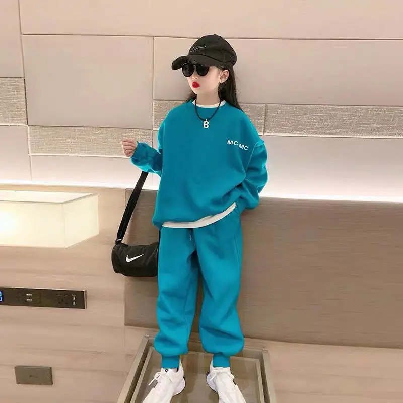 

Демисезонный спортивный костюм для девочек 6-12 лет, на возраст 6-12 лет