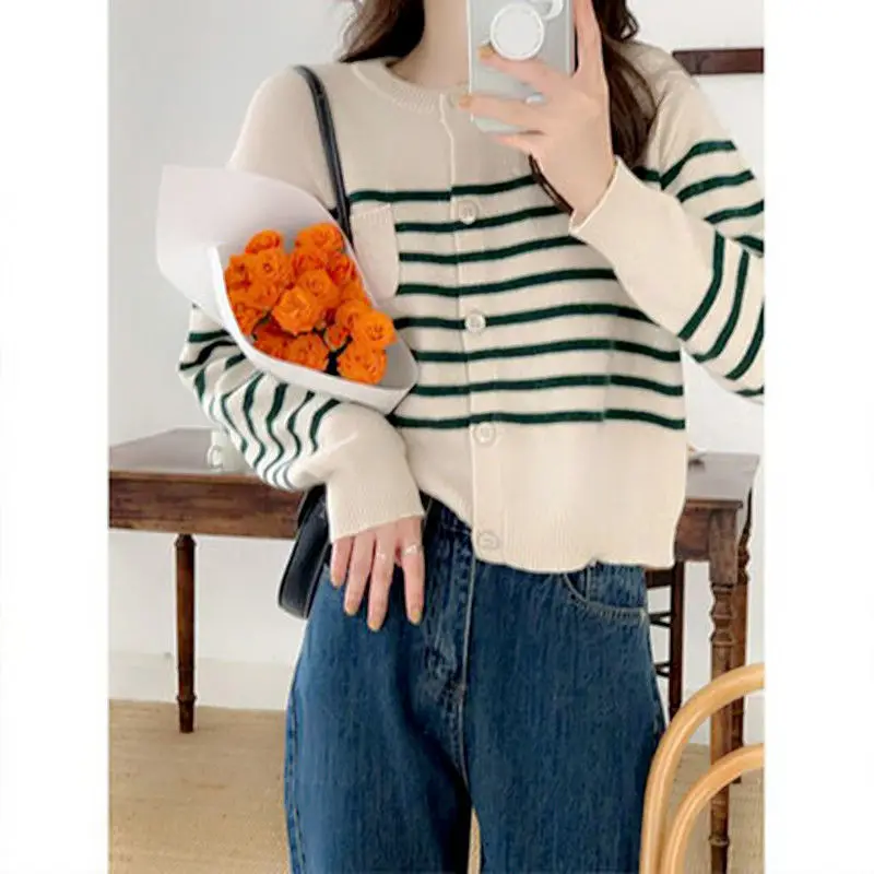 

2022 Spring Autumn Women Retro Striped Knitted Outwear Female O-neck Cardigan Coats Ladies Thin Short Sweater Jackets D339