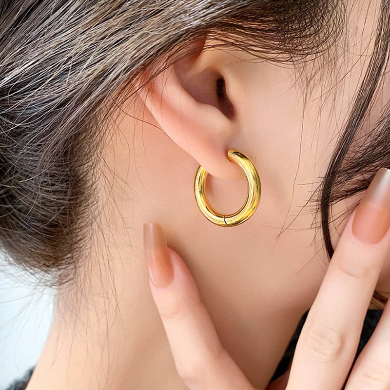 

Sample Gold C-shape Stainless Steel Hoop Earring for Women Fashion Jewelry Gifts