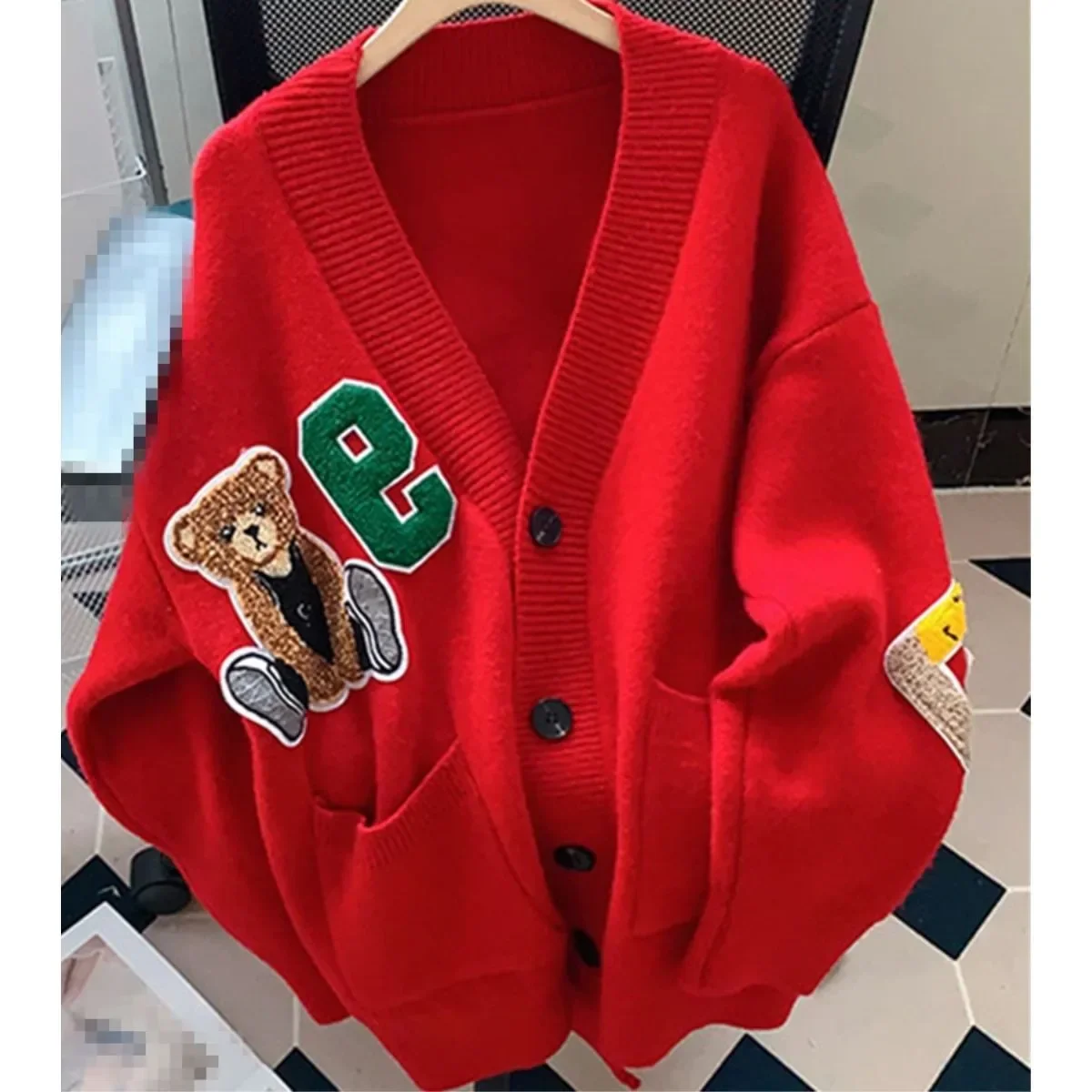 Женский вязаный кардиган с вышивкой