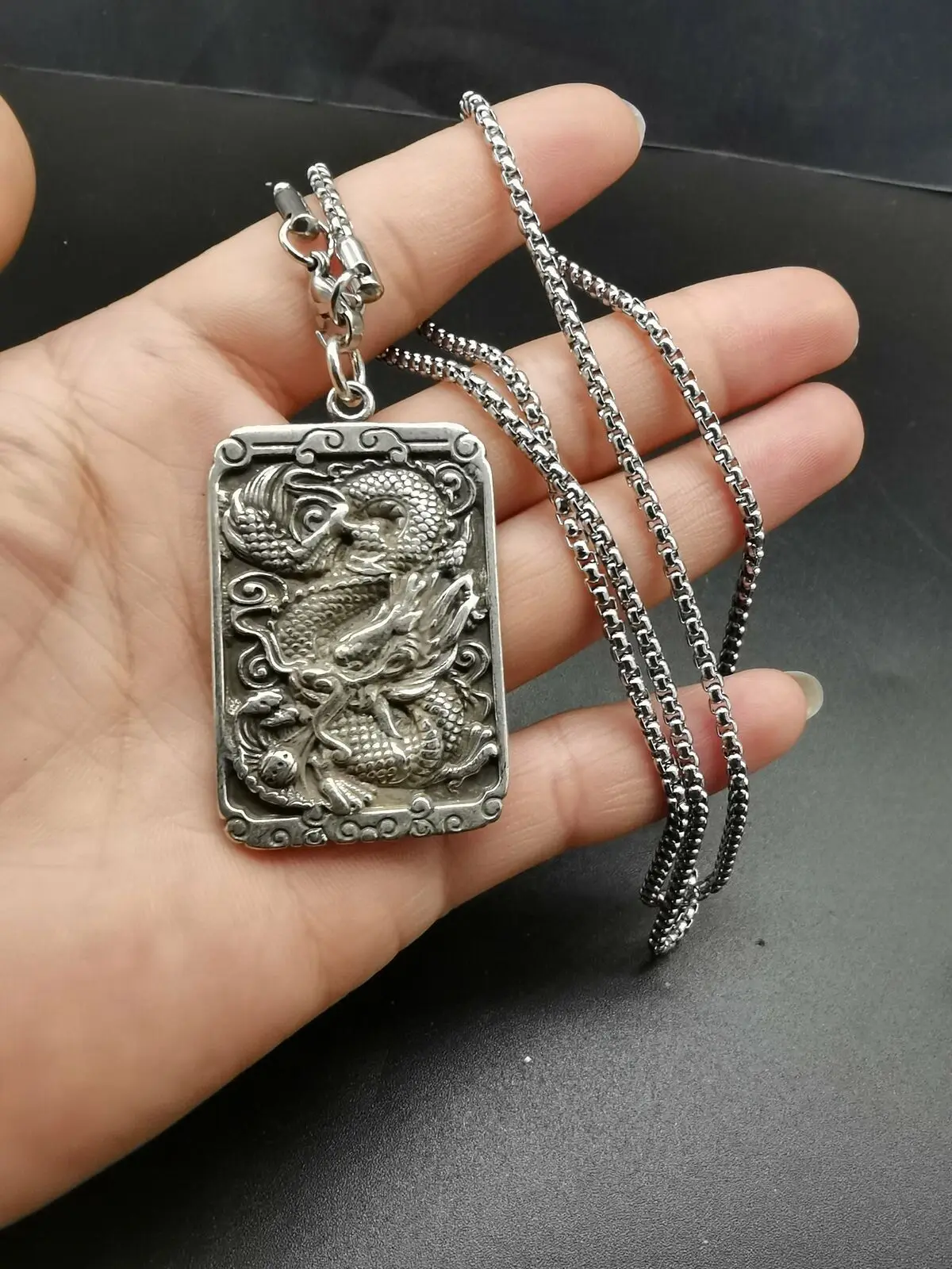 Изысканное ожерелье с подвеской в виде дракона ручной работы