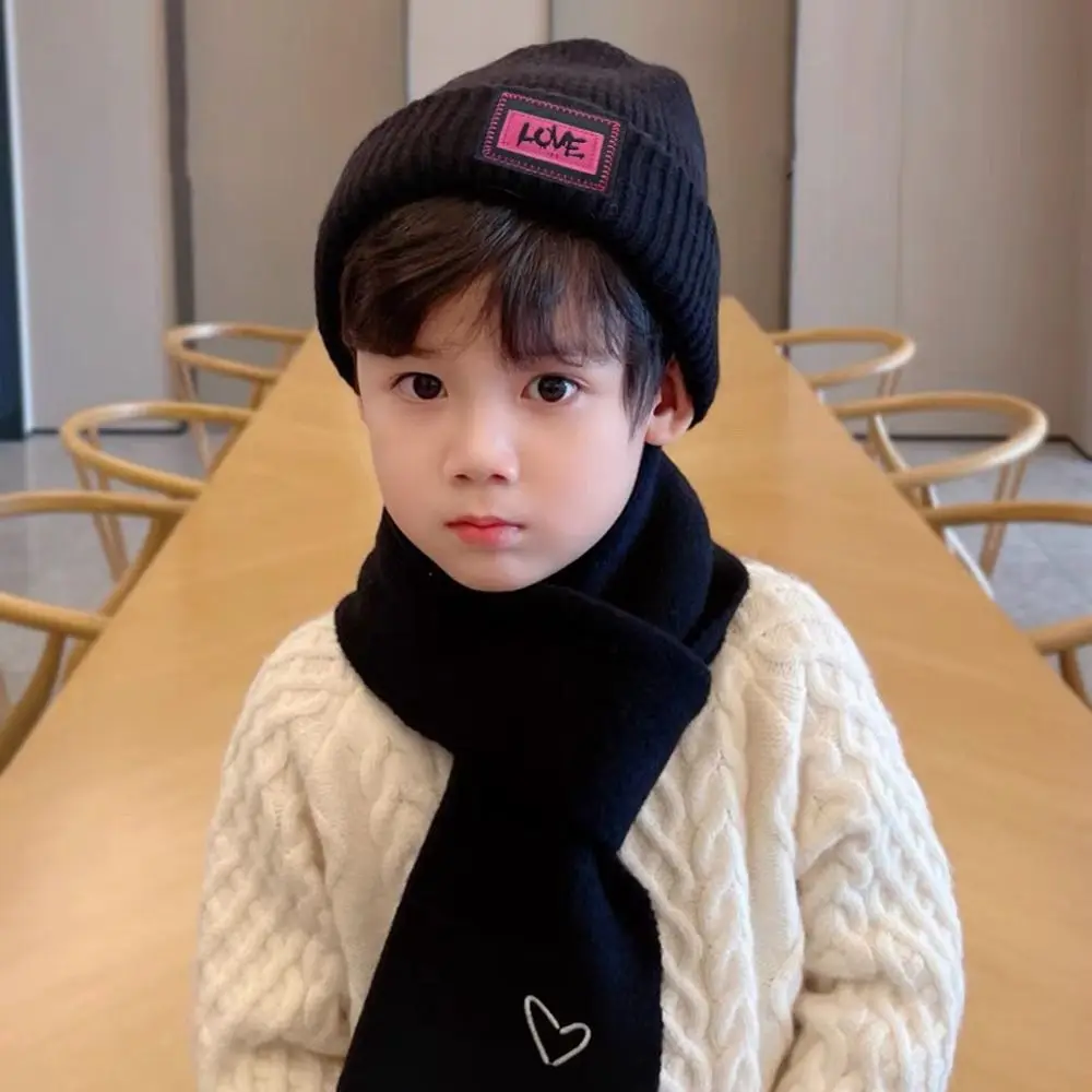 Детская вязаная шапка с узором Любовное письмо крючком толстая зимне-осенняя