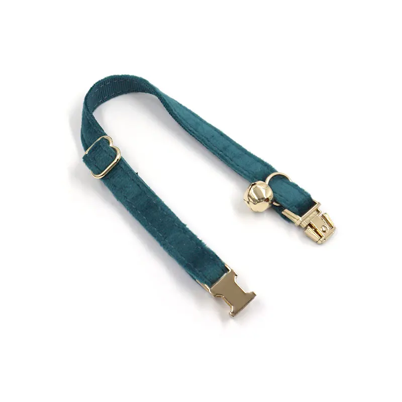 Изумрудно-зеленый бархатный ошейник для кошек разрывной персонализированный