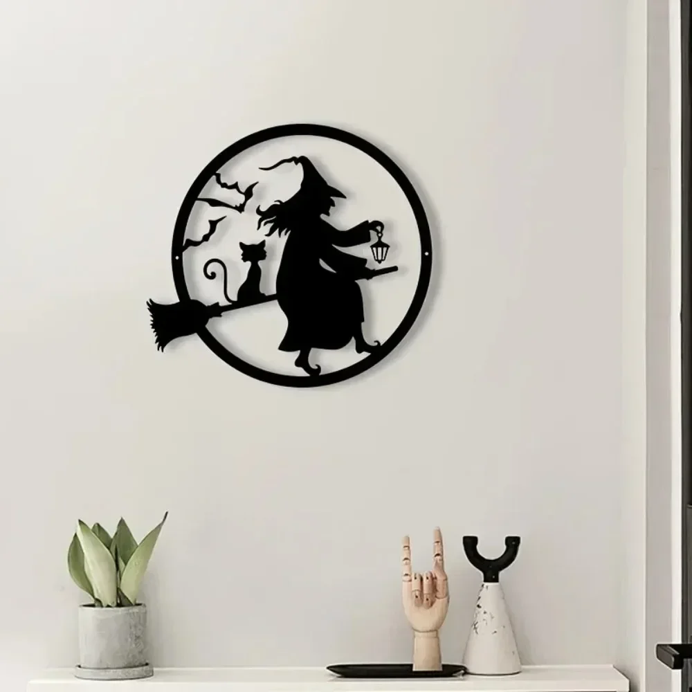 Металлическая настенная вешалка Железная ведьма: очаровательное черное