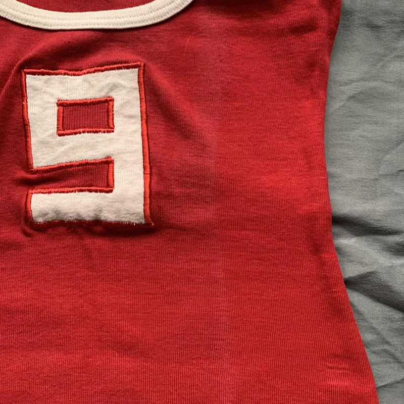 Женский трикотажный кроп-топ без рукавов красный повседневный облегающий Топ