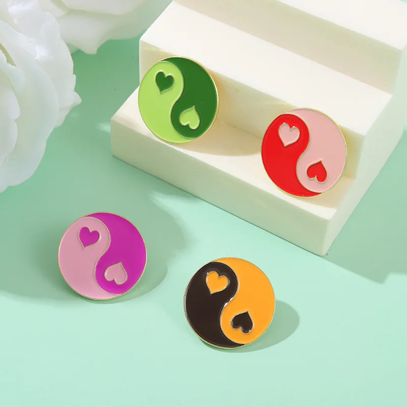 

Yin Yang Taichi Enamel Pin Custom Circular Candy Color Contrast Splicing Shirt Lapel Backpack Badge Balance Jewelry for Friends