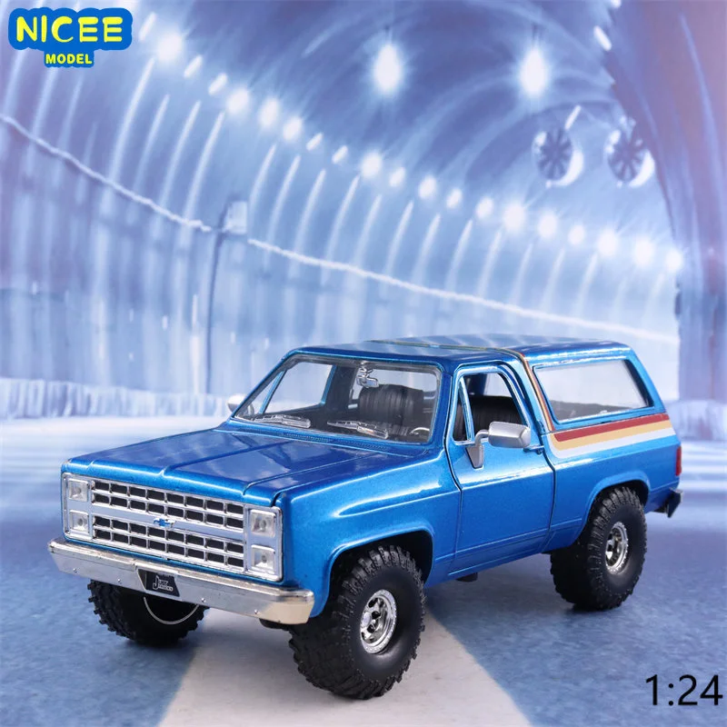 

1:24 1980 Chevrolet BLAZER SUV Off-road Vehicle Diecast CHEVY Metal Alloy Model Car Toys For Children Gift Collection J302
