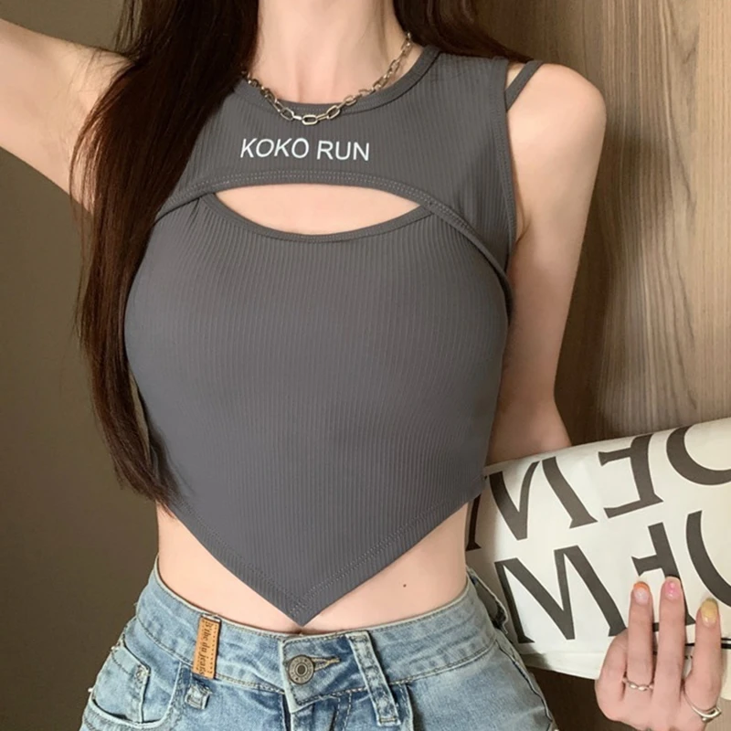 Топ женский на тонких бретельках спортивный облегающий кроп-топ без рукавов y2k