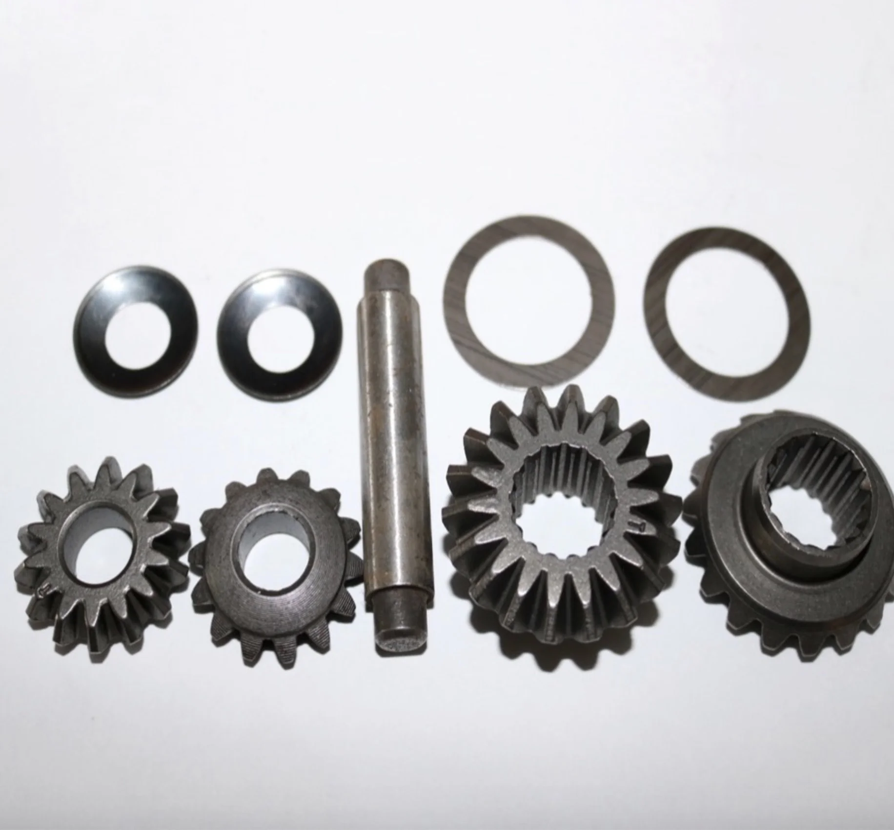 

Комплект шестерен для трехколесного двигателя