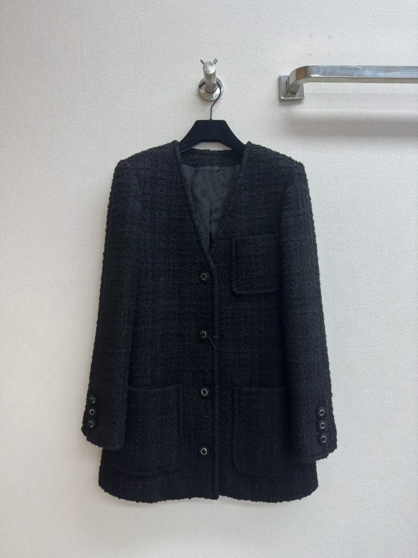 

Женское твидовое пальто, черное пальто с V-образным вырезом, модель F312 на осень и зиму, 2023