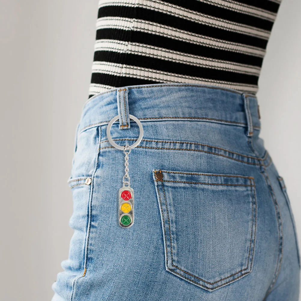 Рисунок 5 - Брелок для ключей с креативным светофорным сигналом