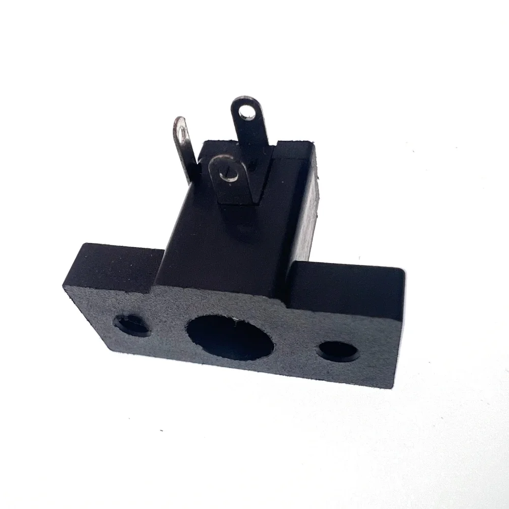 Розетки DC-020 100 шт