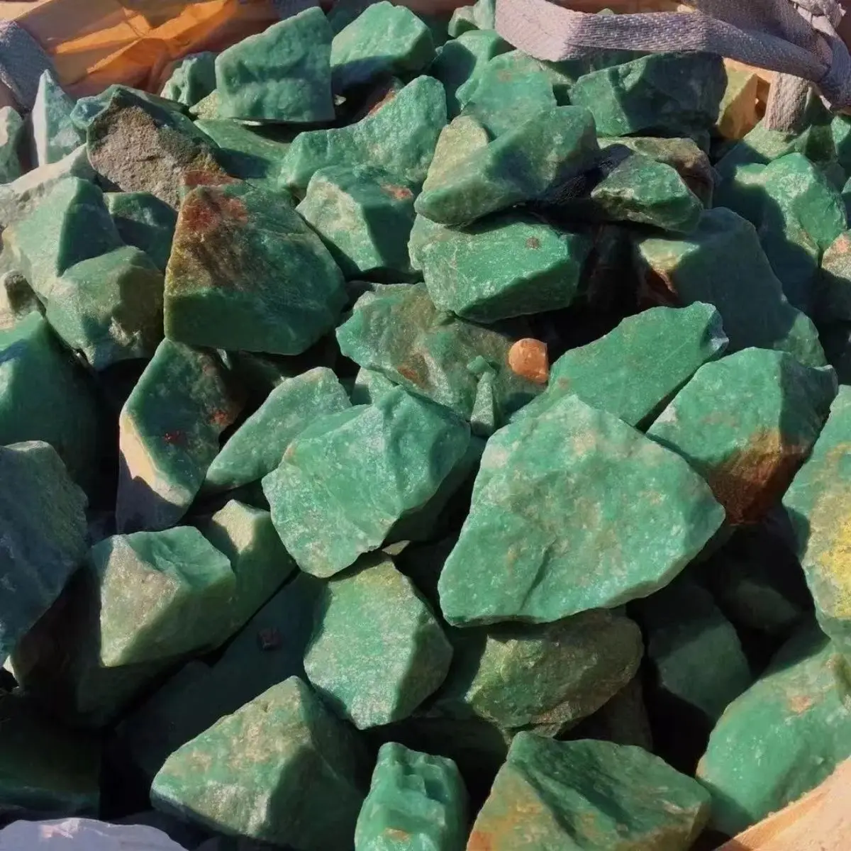 Natural Large Green Dongling Jade Original Stone Ornaments Carved Wool Dongling Jade Raw Material Pendant Bracelet Material