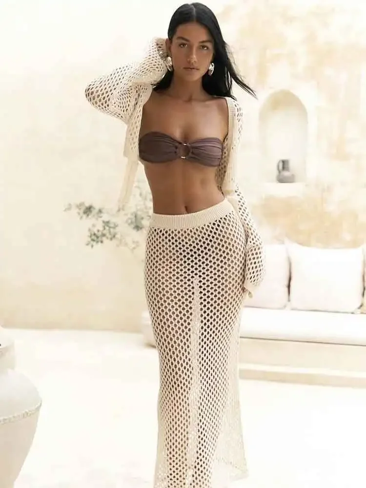 Сексуальный вязаный вырез из двух предметов 2025 Женский комплект с расклешенным
