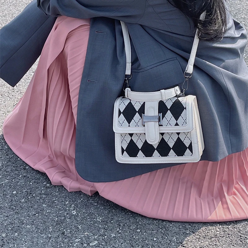 2022 New Vintage Diamond Lattice Square Bag  Handbag Women Messenger Bags Korean Fashion Bags Y2k  Shoulder Chain Crossbody Bag