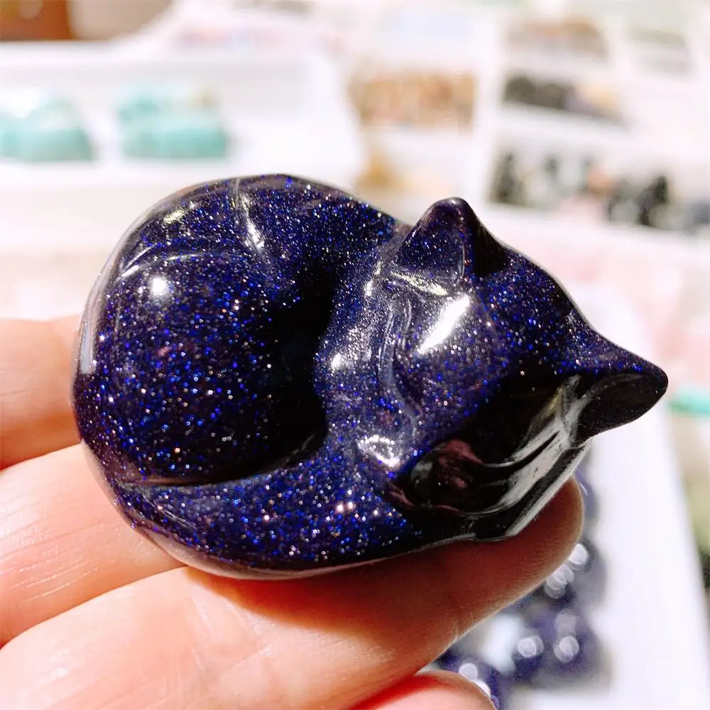 Натуральный голубой камень с золотым песком резьба в виде спящего кота кварцевый