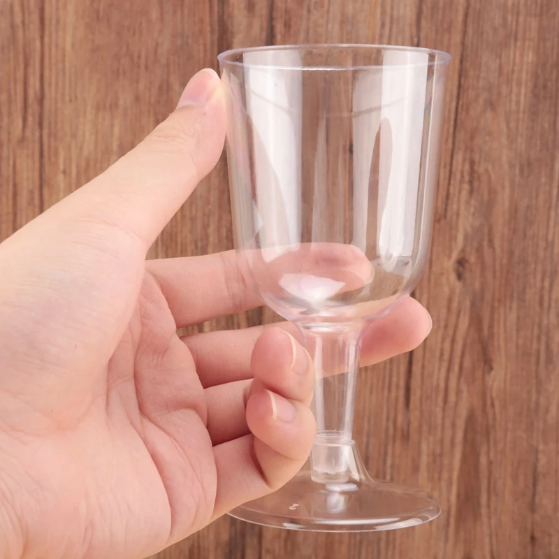 Прозрачный пластиковый бокал для вина пригодный вторичной переработки —