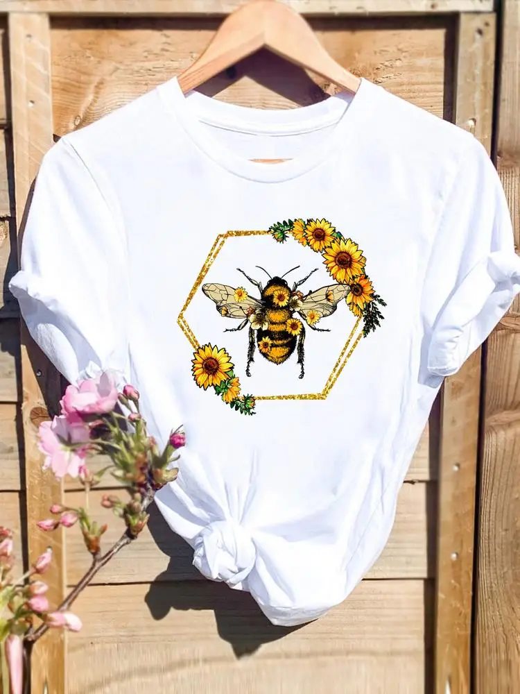 Футболка женская с коротким рукавом милый тренд принтом пчелы и цветов