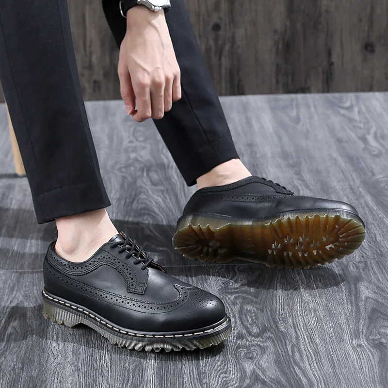 

Leather Vintage Larger Size Men Casual Shoes Top Quality Men Leather Shoes Brogue Retrol Bussiness Shoes Man
