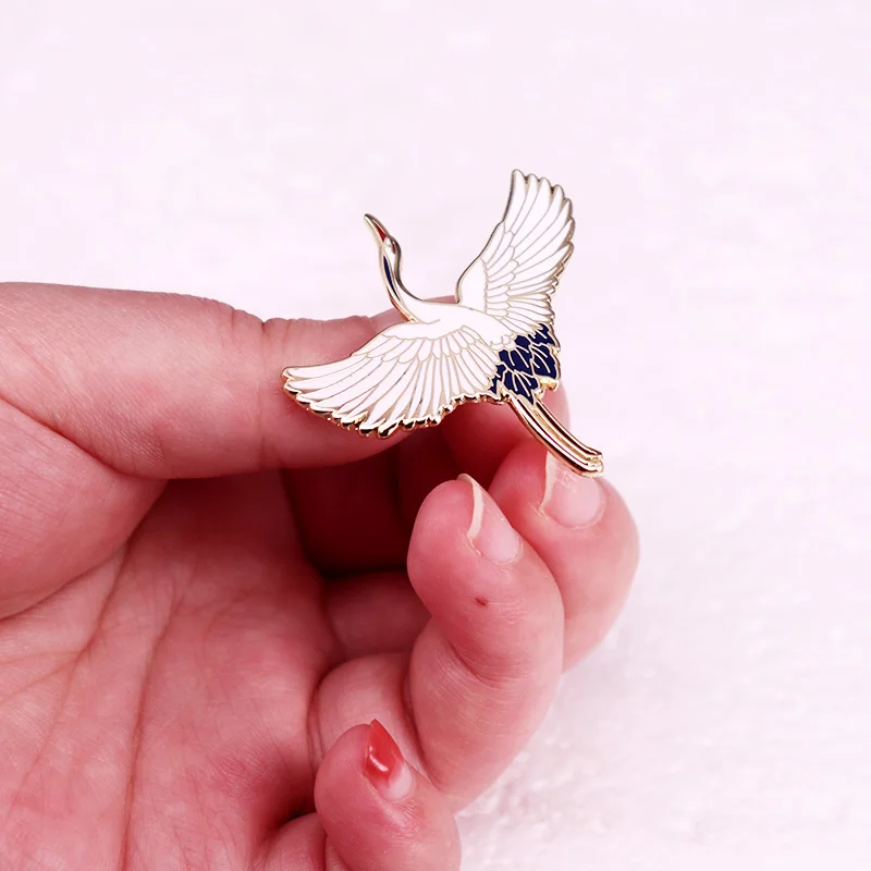 Жестяная брошь с изображением журавлей в ассортименте