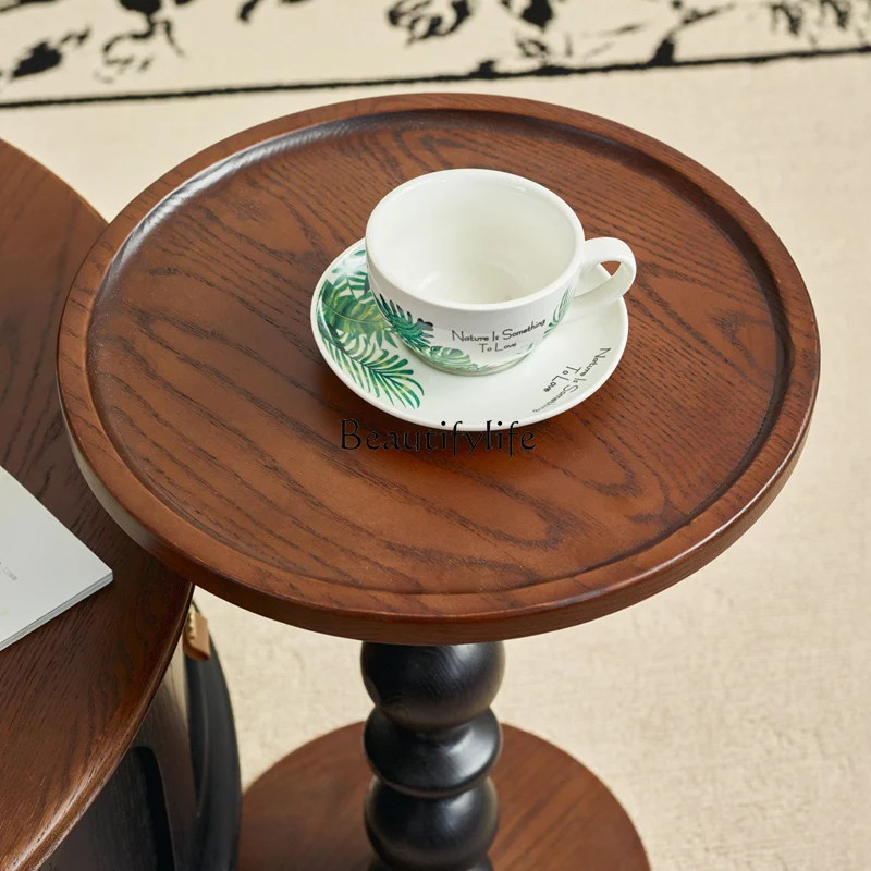 Небольшой приставной столик из цельного дерева во французском стиле ретро