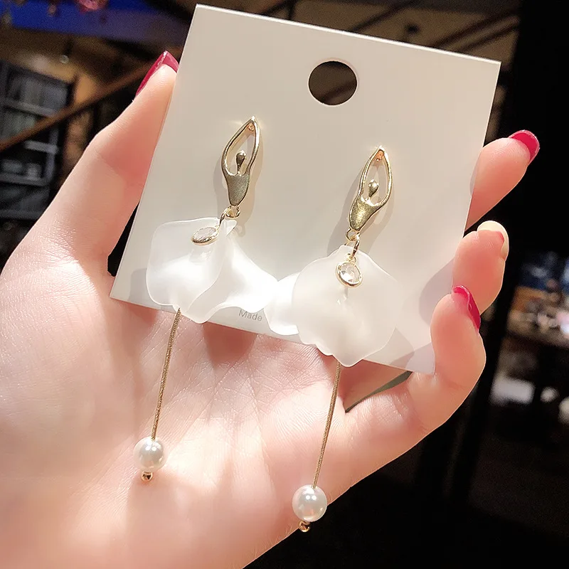 

S925 Silvers 2022 New Metal Dancing Girl Pendant Earrings Korean Long Tassel Classic Earrings Jewellery for Woman Fashion