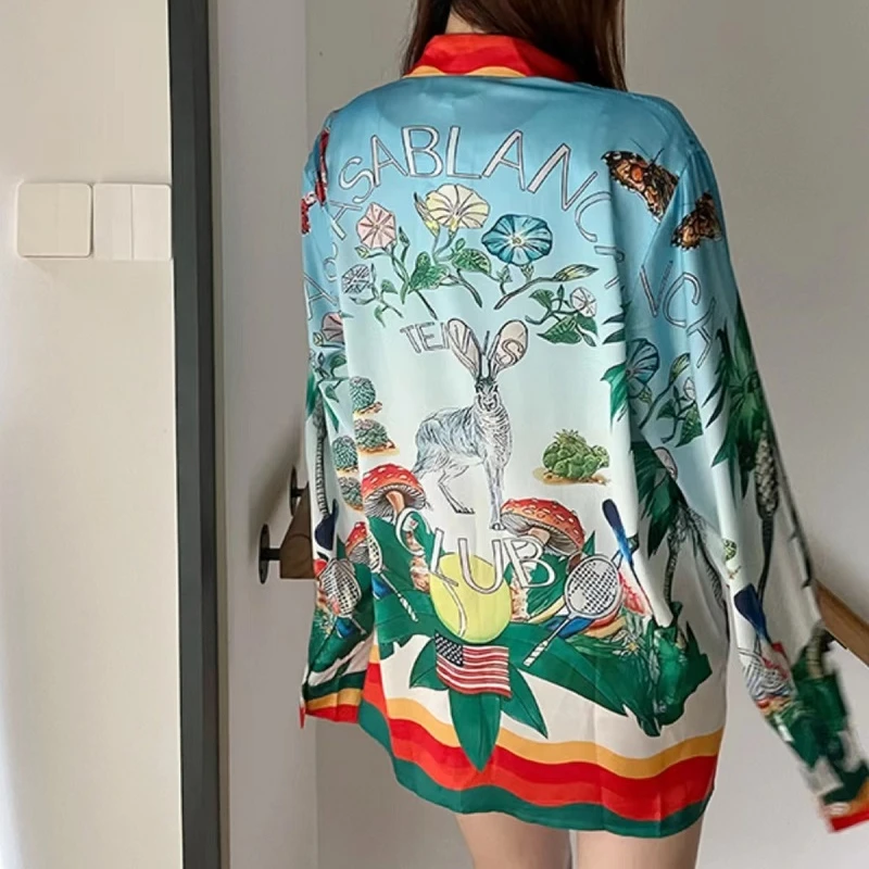 

Женская рубашка с длинным рукавом, радужными цветами и бабочкой