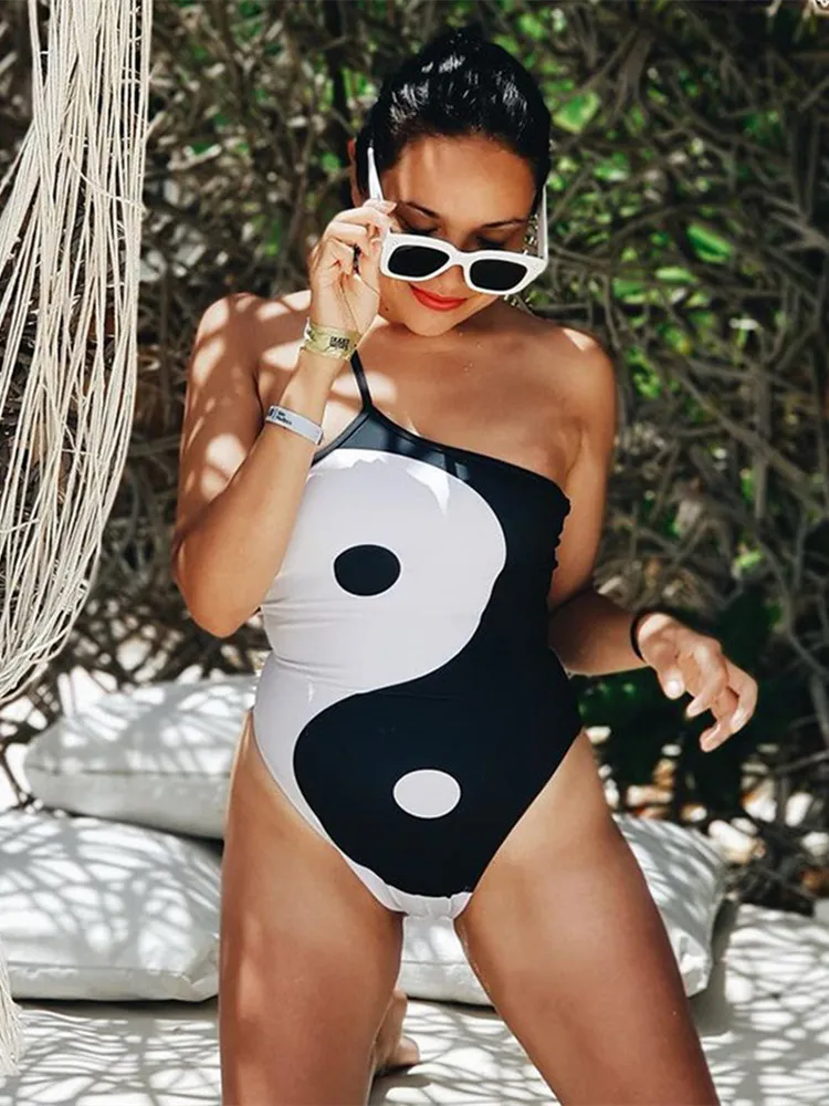 Женское боди на бретельках-спагетти с принтом |