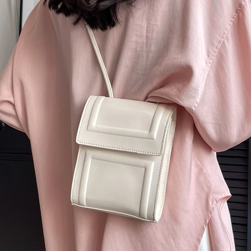 

2023Ins Creative Travel ID Light Luxury Genuine Leather Zipper Zero Women's Work Card Card Bag Portable Pickup Badge Card Holder