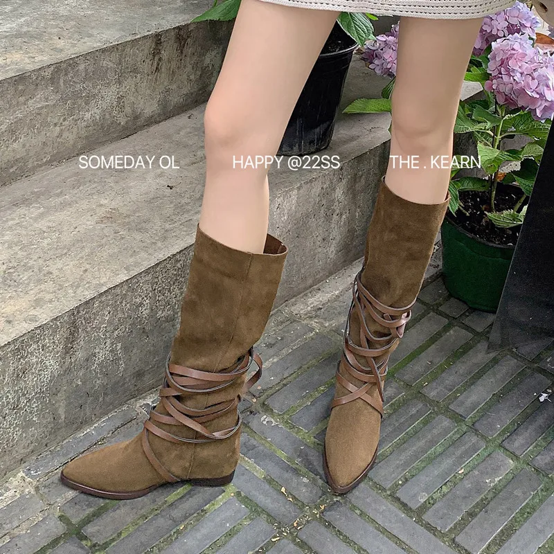 

Ботинки женские повседневные из коровьей замши, ковбойские ботинки в богемном стиле, повседневная обувь в западном стиле, плиссированная обувь с перекрестной шнуровкой, весна-осень