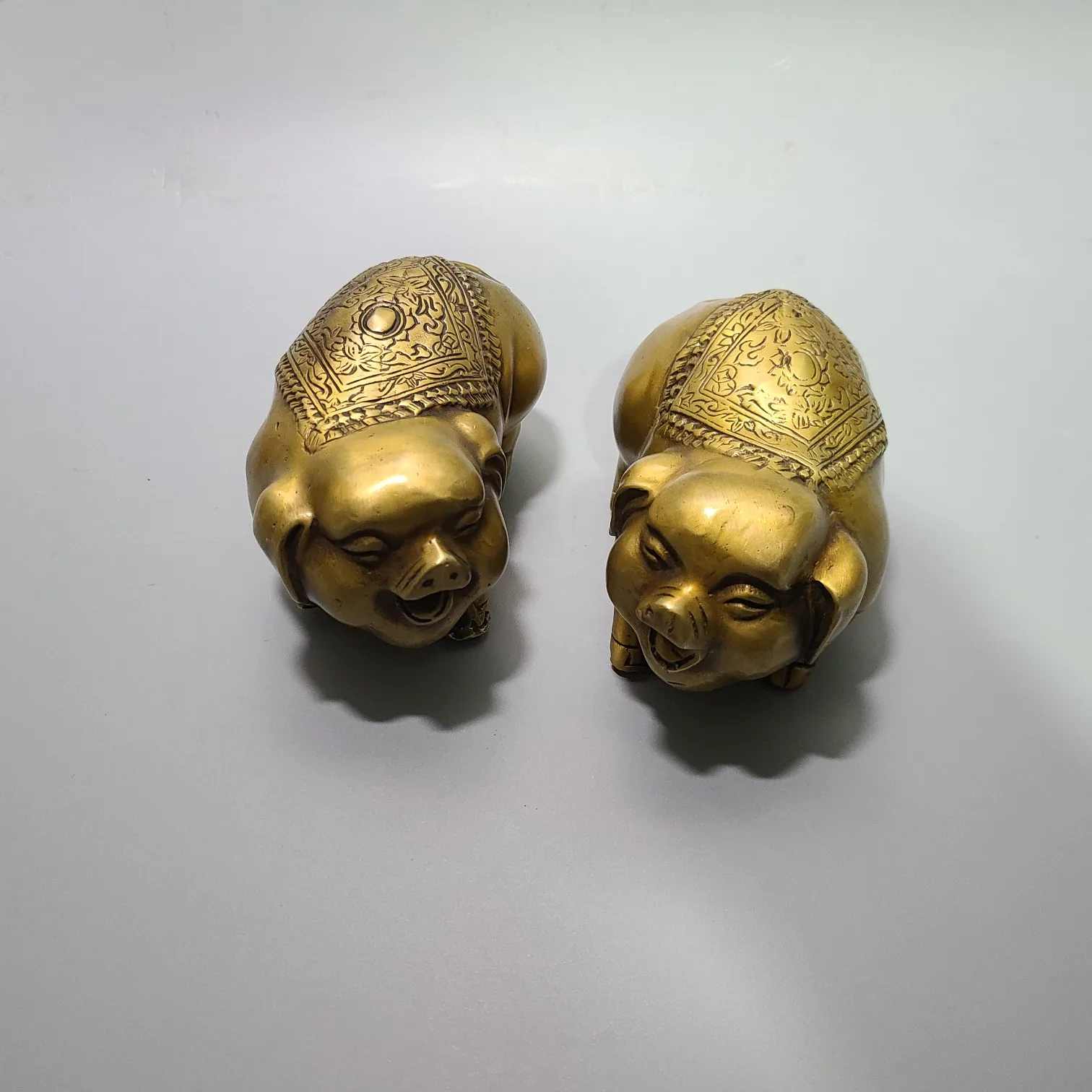 

5" Chinese Folk Collection Brass Patina pig statue a pair Lucky Pig Gather fortune office ornament Town house Exorcism