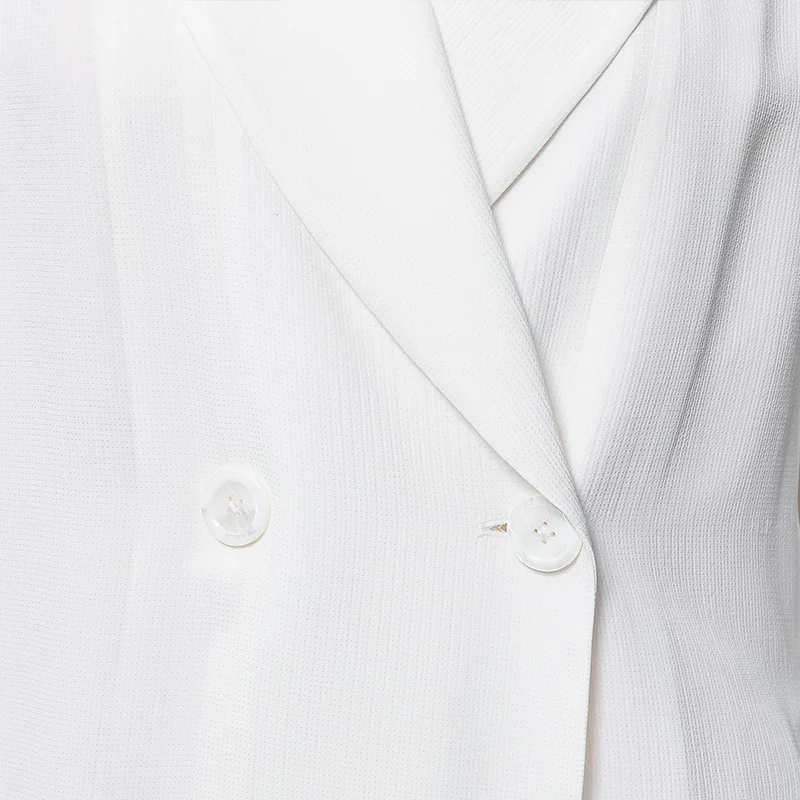 Рисунок 4 - Женский двубортный плащ Love