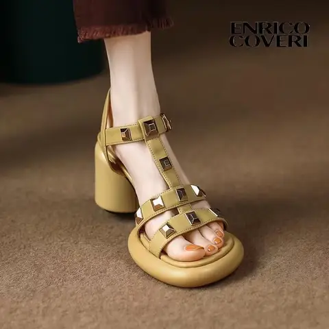 Женские сандалии с заклепками, на высоком каблуке и платформе