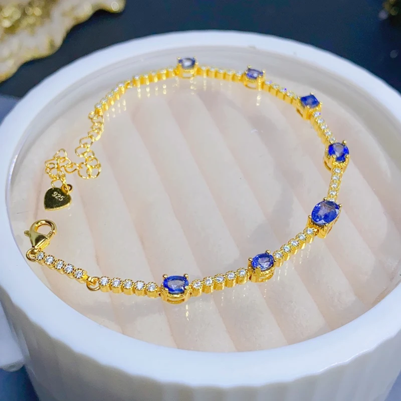 Женский браслет из серебра 925 пробы с натуральным сапфиром