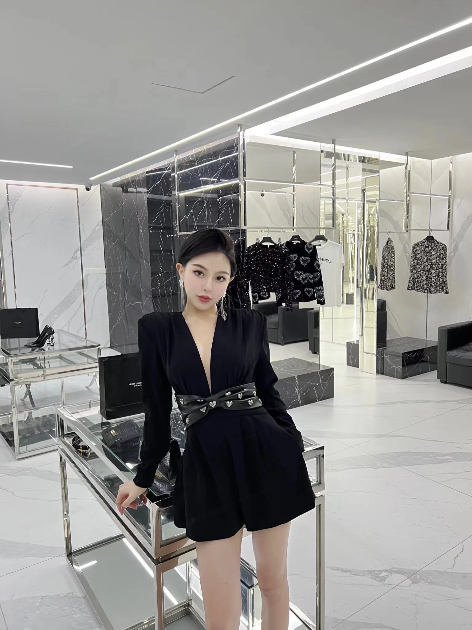 

Роскошный Спайс для девушек чистый желание ветра, высококачественные тонкие и экзотические сексуальные плечевые накладки с V-образным выре...