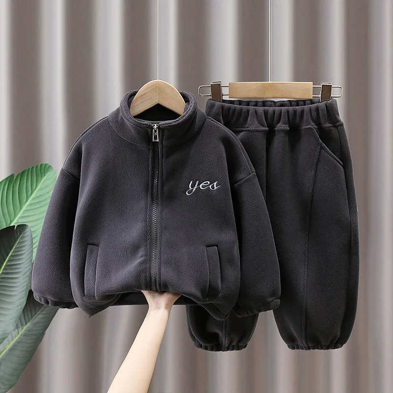 Детский флисовый костюм из свитшота и брюк на возраст 2-10 лет