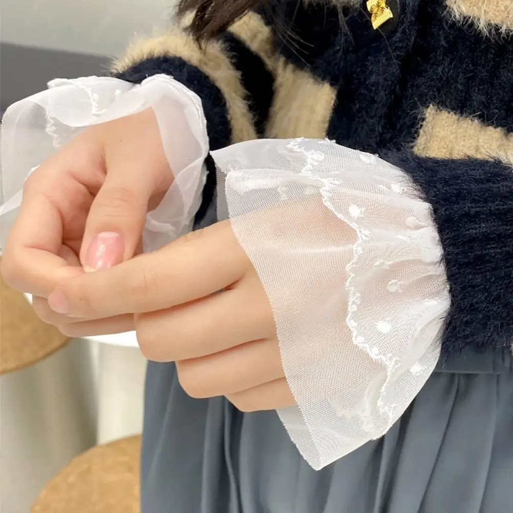 съемные манжеты. съемные манжеты на рукавах. кружевные манжеты. съемные манжеты. съемные манжеты.