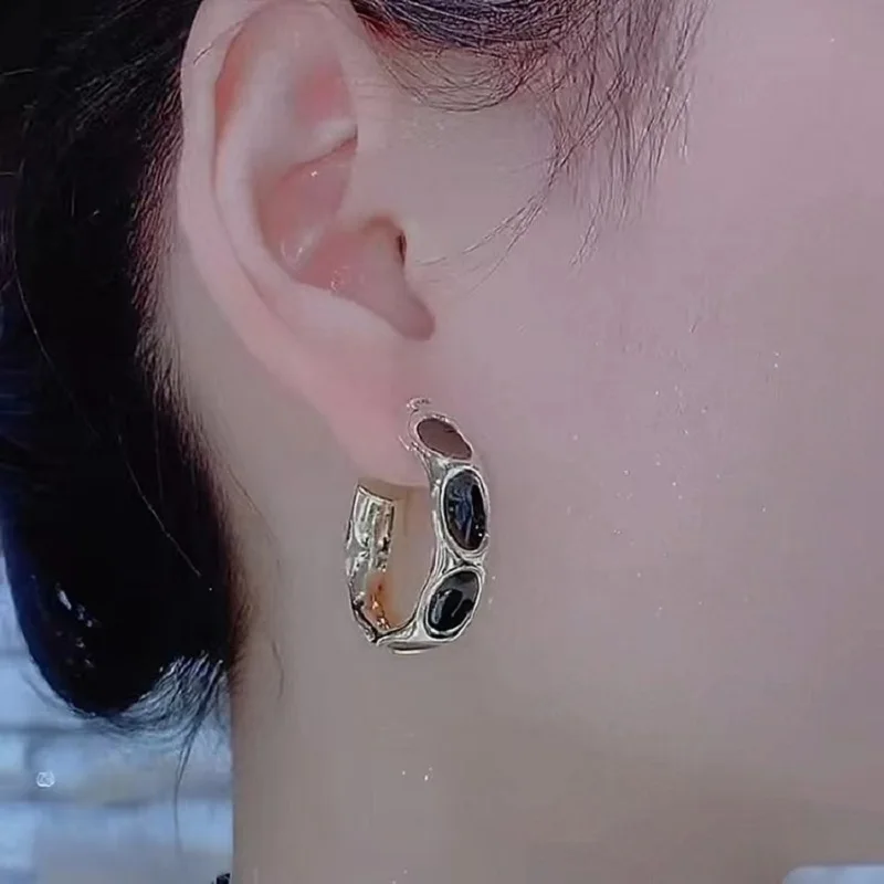 

Women's 2023 New Fashion High Sense Small Design Earstuds Autumn And Winter Light Luxury Temperament Versatile Goddess