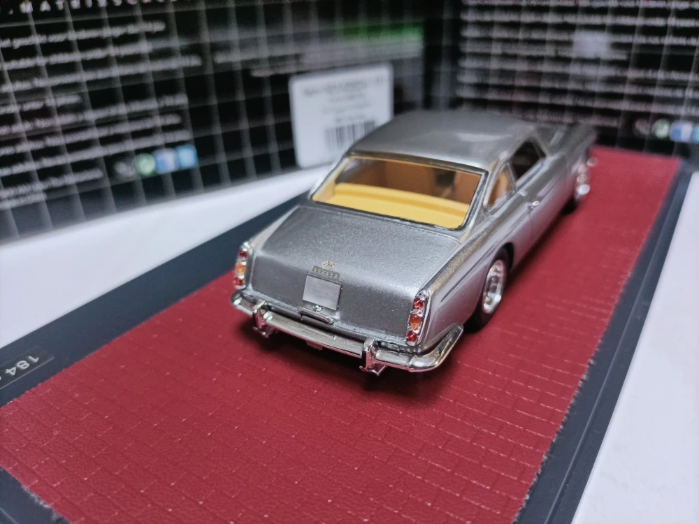 Модель автомобиля Классическая 1:43 1960 ГТ/Е 2 + пиниферина ограниченное издание