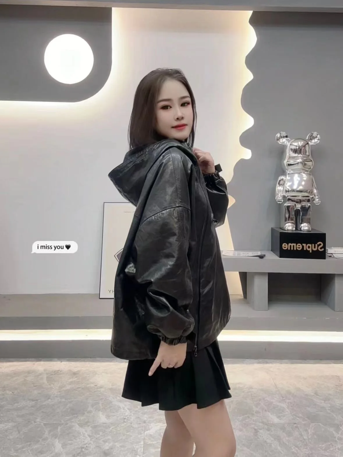 Европейские товары 2024 осенняя новая мода кожаное пальто с капюшоном верхняя