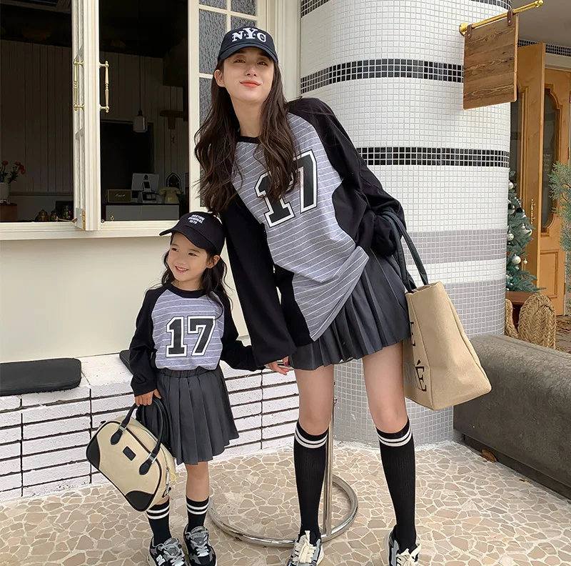 Family Matching Outfits Mother Kids Long-sleeved Contrast Striped T-shirt Clothing for Girls Mother Daughter Matching Clothes