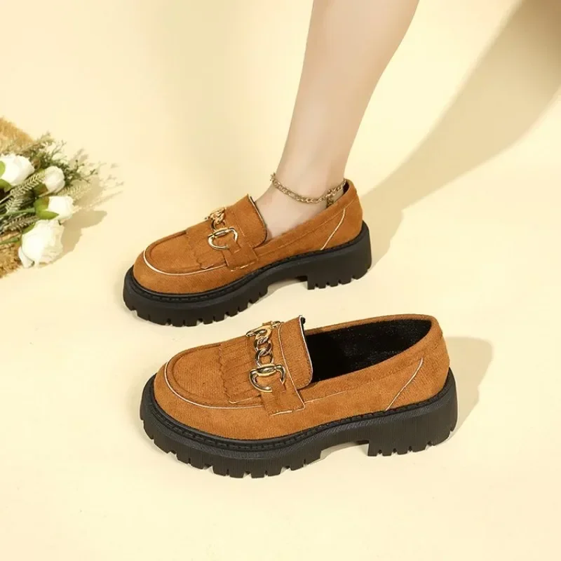 Женские туфли на танкетке повседневные платформе женские лоферы осень 2024