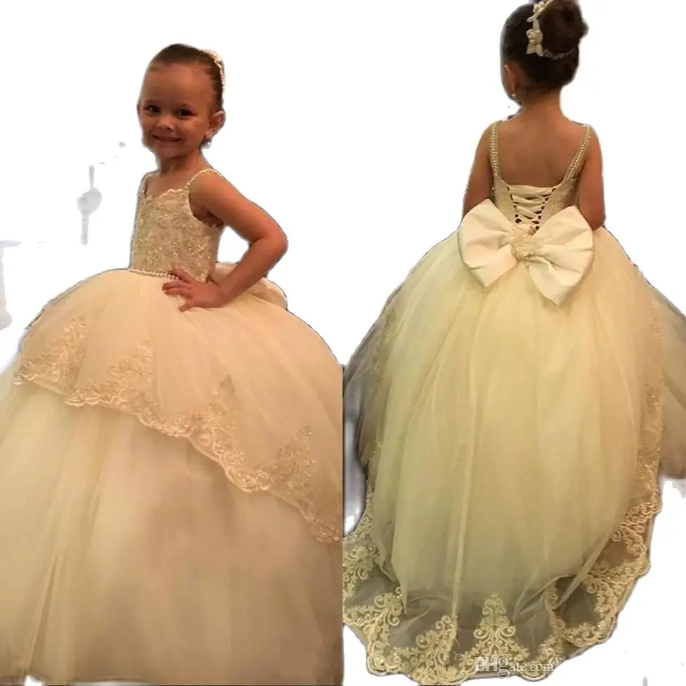 

2021 New Cute Flower Girls Dresses For Weddings Sleeveless Lace Appliques Beaded Corset Back With Bow Little Kids Holy First Com